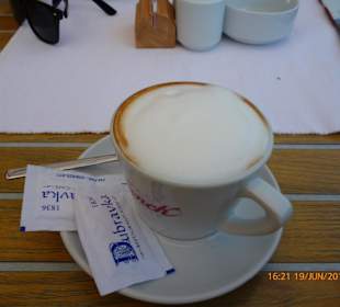 Cappuccino im Szene-Café Dubrovca