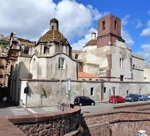 Außenansicht der Kathedrale von Bosa