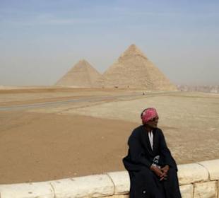 Blick auf die Pyramiden vom Aussichtsplateau