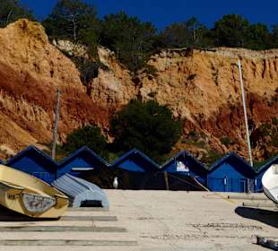 Unten am Strand die Fischerboote
