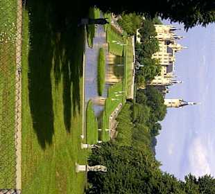 Schweriner Schloss vom Schlossgarten- Petermänchen