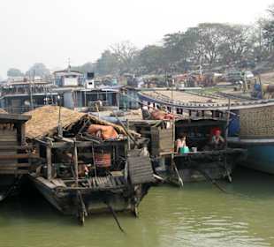 Bootsfahrt zur Mingun Pagode