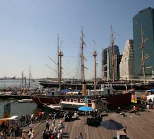 Vor dem Pier 17
