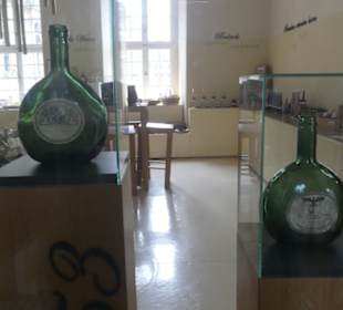 Blick in die Vinothek im Rosenbachpalais