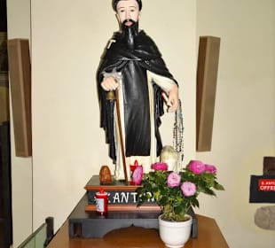 Blick in die Seitenkapellen