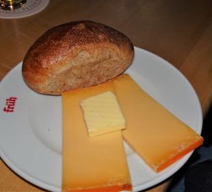 "Halver Hahn" im Brauhaus Früh am Dom