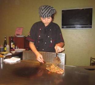 Virtuose Show-Köchin