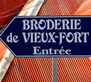 Hinweis auf die Broderie im alten Fort Olive