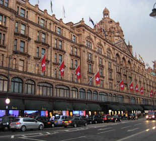 Harrods bei Tag