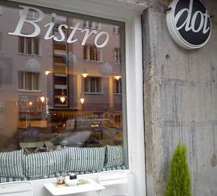 DOT Bistro CAFE