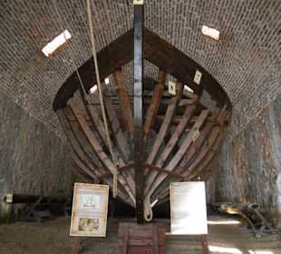 Schiffbauhalle