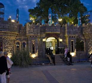 Ein Castle gehört auch zur Promenade