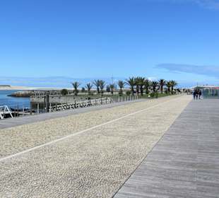 Promenade vor der Bar