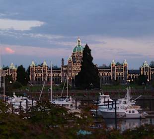 Victoria’s Inner Harbour mit Parlament Buildings