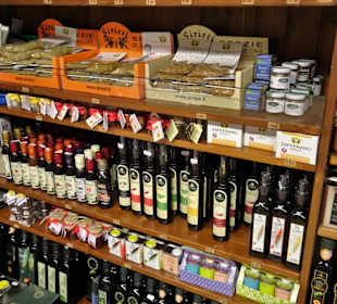 Im Feinkostgeschäft La Bottega dei Sapori