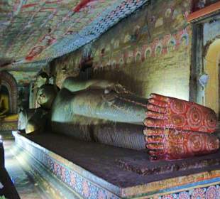 Buddhastatue im Felsentempel