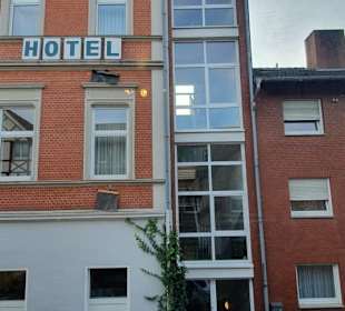 Rückseite mit Hotel