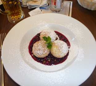 Topfenknödel in der Ücia Corones Hütte
