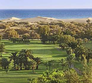 Golfen neben den Dünen von Maspalomas