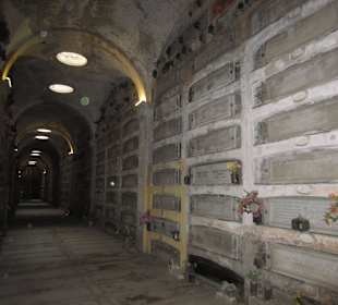 Impression des aussergewöhnlichen Friedhofs