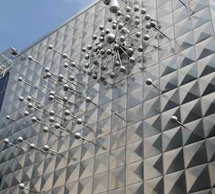 Köln Hohe Straße: Installation Licht und Bewegung