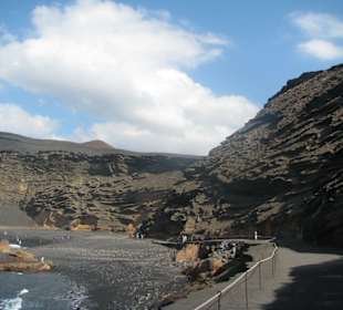 Weg zum Laguna Verde, Strand und Kraterrand