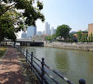 Fluß im Bereich vor Clark Quay