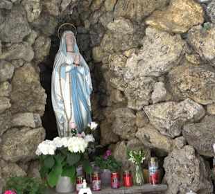 Katholische Pfarrkirche St. Salvator