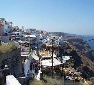 Inselhauptstadt Fira