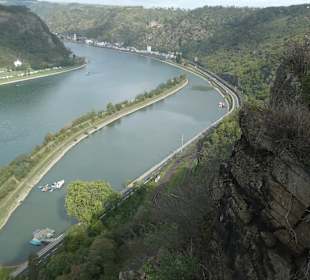 Blick vom Loreley-Plateau auf St. Goarshausen