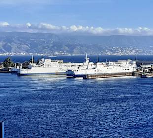 Hafen Messina
