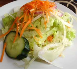Frischer Beilagensalat