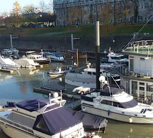 Blick auf den Bereich Medienhafen