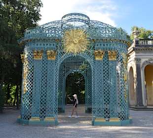 Pavillon neben dem Schloss