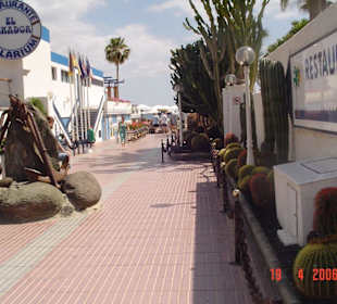 Seitenstrasse an der Strandpromenade