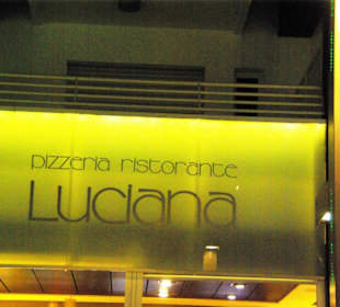 Am Eingang das Luciana