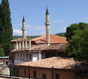 Ханский Дворец - 100 м