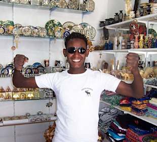 Gesichter Ägyptens- dieser "Rambo" hat einen shop