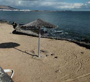 Sonnenstrand vor der Promenade