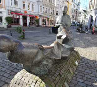 Impressionen vom Ottilie Hoffmann Denkmal