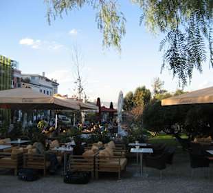 Rund um die Akropolis