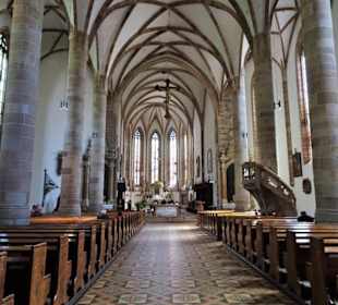 Blick in das Kirchenschiff