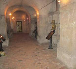 Krypta von der Kirche St. Cyrill in Prag