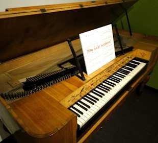 Historische Instrumente im Spohr Museum