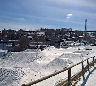 Alles da: Skilifte, Loipen, Bobbahn und Bikepark