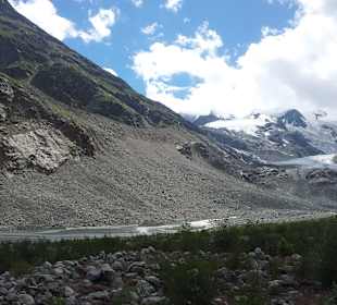 Morteratsch-Gletscher im Juli