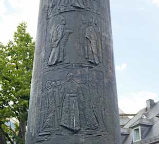 Die Stele die man umgefahren hatte