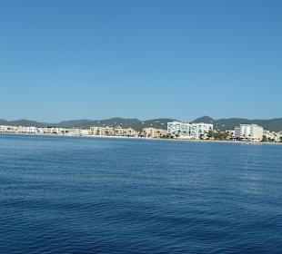 Sicht auf Playa d`en Bossa bei der Überfahrt