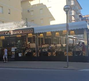 Viele Restaurants und Barbetriebe