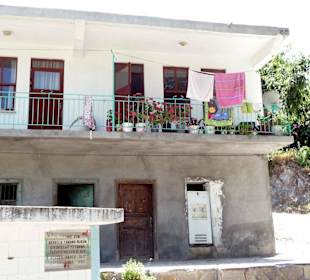 Wohnhaus im Dorf Sapadere